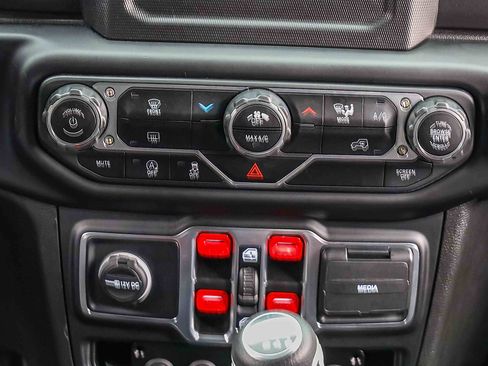 Used 2022 Jeep Wrangler Unlimited Sport AWD/4WD image 12