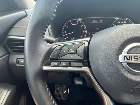Used 2020 Nissan Altima 2.5 SR FWD image 14