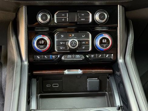 Used 2024 GMC Yukon Denali Ultimate AWD/4WD image 27