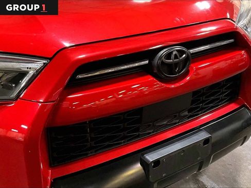 Used 2021 Toyota 4Runner Venture w/ Moonroof Package image 29