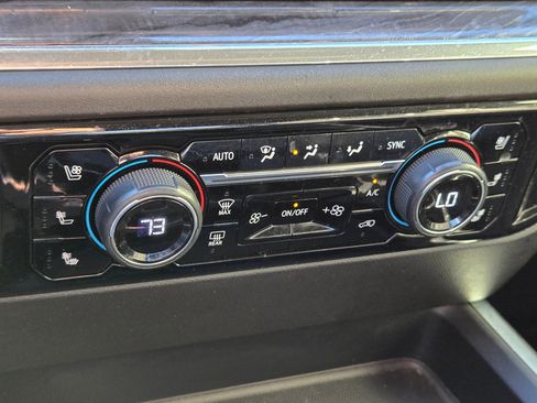 Used 2024 Chevrolet Silverado 2500 LTZ w/ LTZ Convenience Package image 26