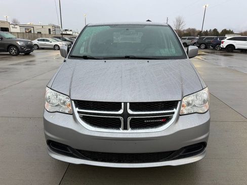 Used 2016 Dodge Grand Caravan SE image 8