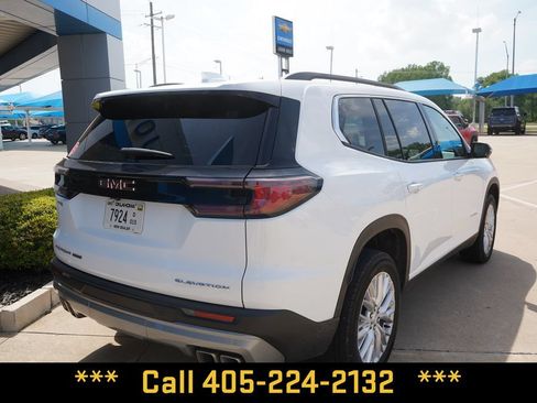 Used 2026 GMC Acadia Elevation w/ Elevation Premium Package AWD/4WD image 10