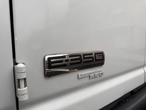 Used 2007 Ford E-350 and Econoline 350 XLT RWD image 7