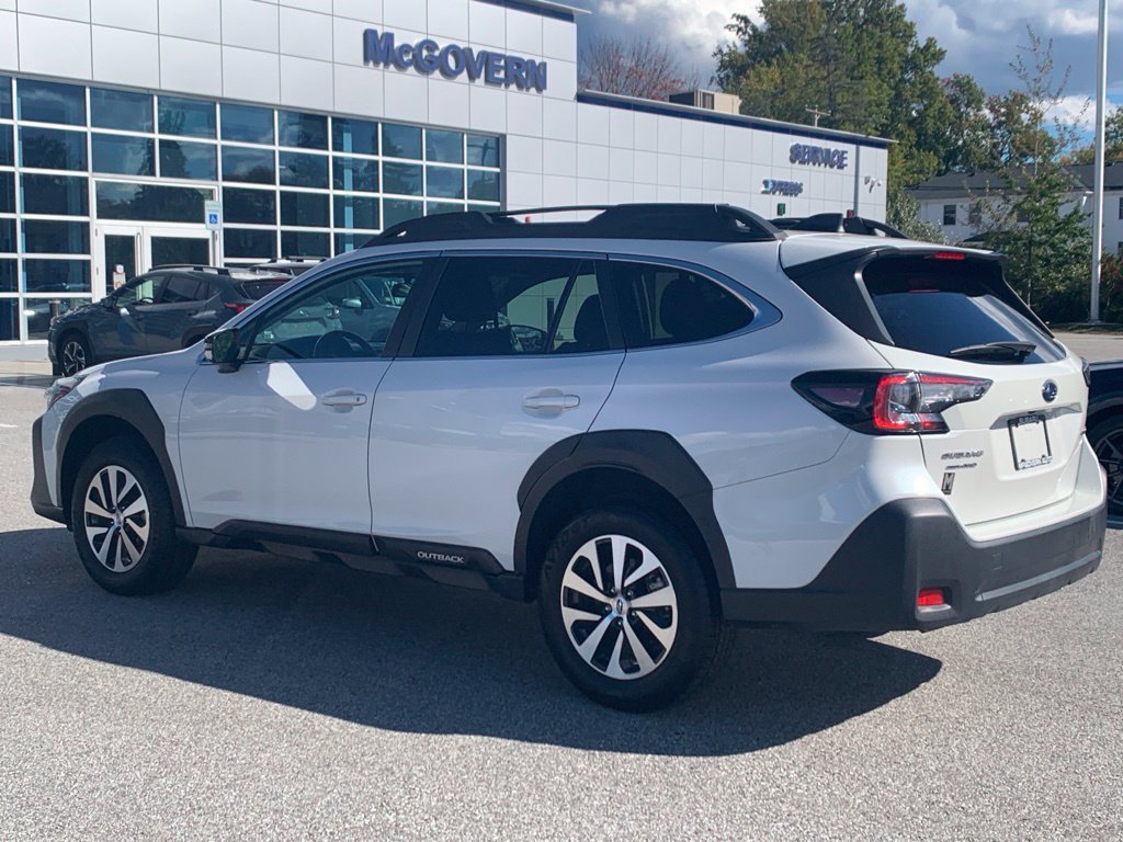 Used 2025 Subaru Outback Premium AWD/4WD image 5