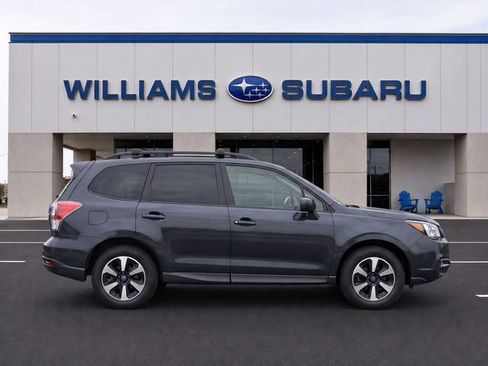 Used 2018 Subaru Forester 2.5i Premium AWD/4WD image 9