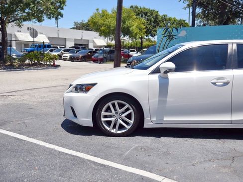 Used 2015 Lexus CT 200h FWD image 5