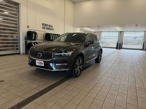 Used 2022 Volvo XC60 T8 Inscription w/ Advanced Package AWD/4WD image 3