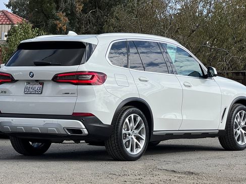 Used 2022 BMW X5 xDrive40i w/ Parking Assistance Package image 4