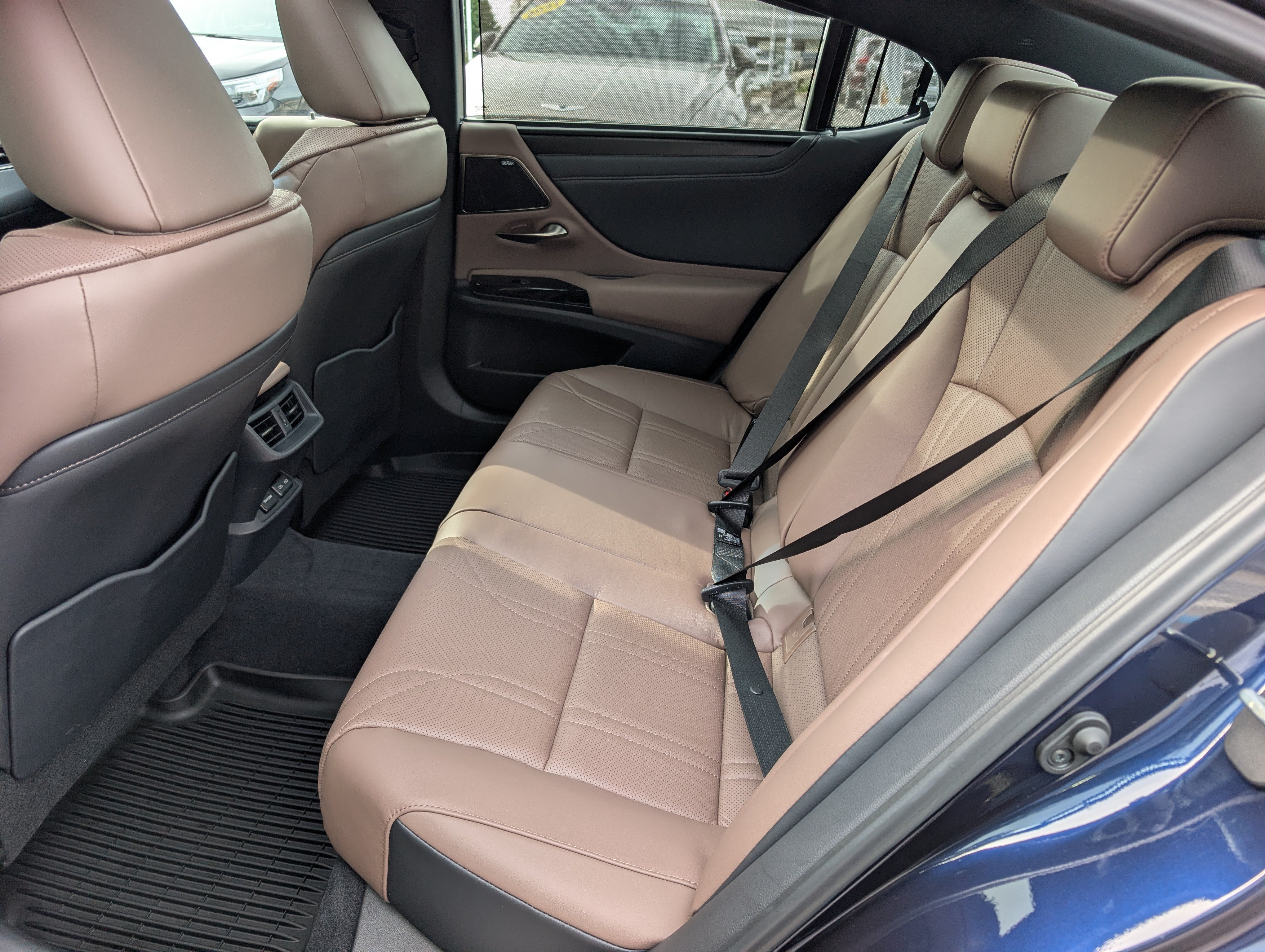 Used 2025 Lexus ES 350 Ultra Luxury FWD image 15