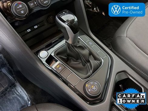Certified 2024 Volkswagen Taos SE AWD/4WD image 16