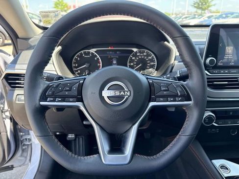 Used 2023 Nissan Altima 2.5 SR FWD image 28