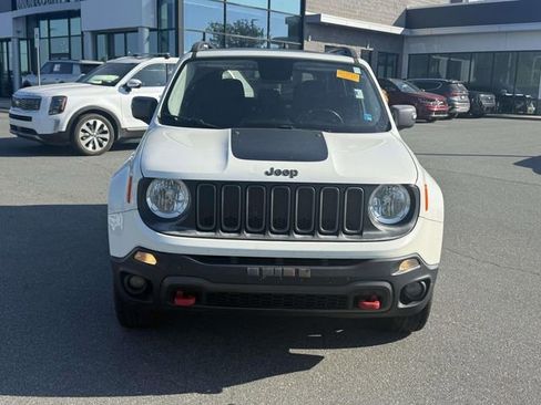 Used 2016 Jeep Renegade Trailhawk AWD/4WD image 2