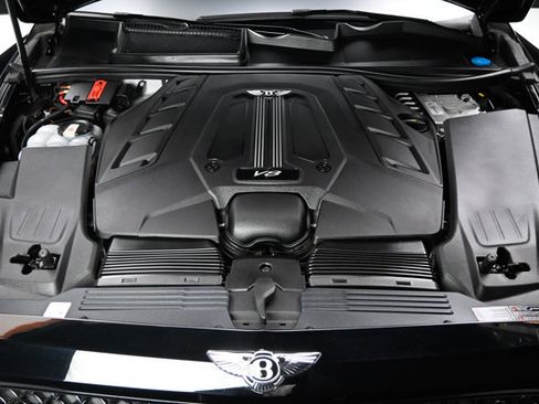 Used 2019 Bentley Bentayga image 45