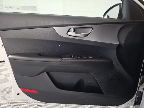 Used 2019 Kia Forte Sedan FWD image 25