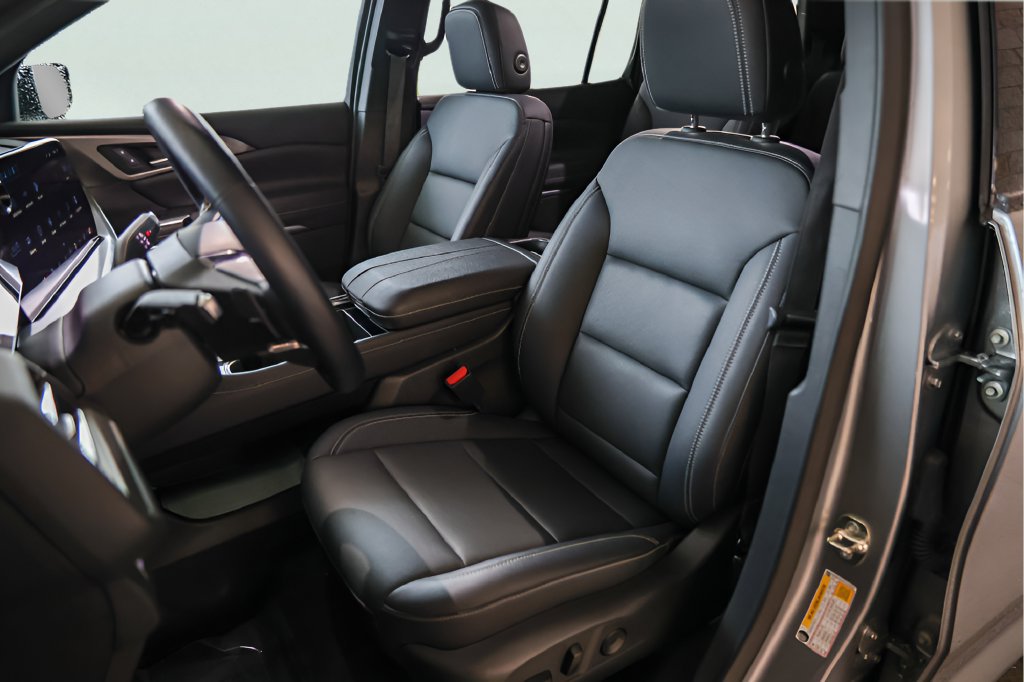 Used 2026 Chevrolet Traverse LT AWD/4WD image 9