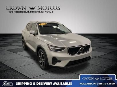 Used 2023 Volvo XC40 B5 Core w/ Convenience Package