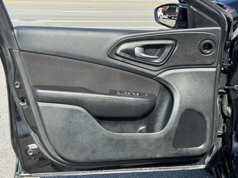 Used 2015 Chrysler 200 Limited FWD image 13