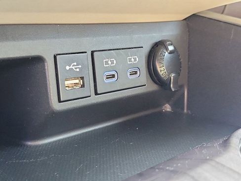 Used 2022 Toyota Highlander Limited image 28