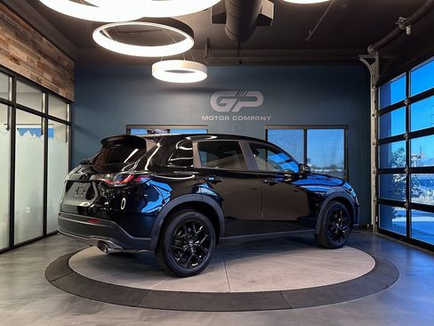 Used 2024 Honda HR-V Sport image 3