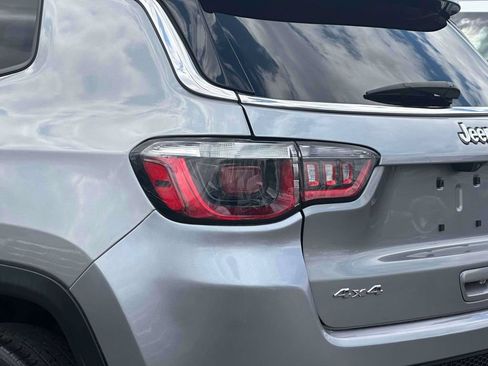 Used 2022 Jeep Compass Limited w/ Sun and Sound Group AWD/4WD image 9