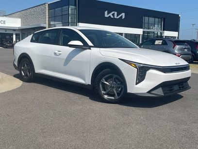 New 2025 Kia K4 LXS