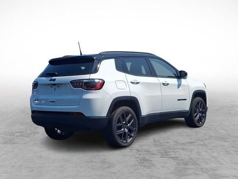 Used 2025 Jeep Compass Limited w/ Sun & Sound Group AWD/4WD image 6