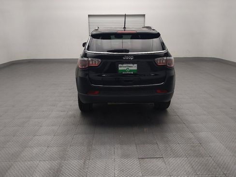 Used 2017 Jeep Compass Latitude FWD image 6