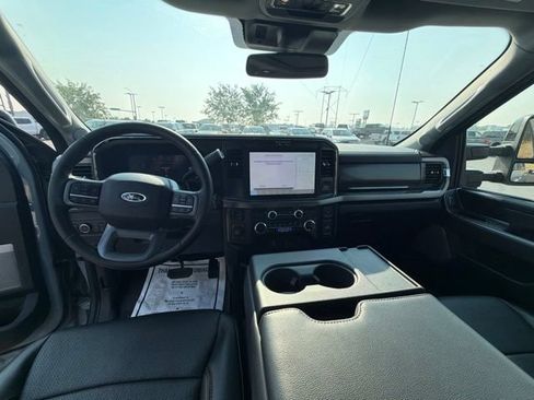 Used 2025 Ford F350 Lariat w/ FX4 Off-Road Package AWD/4WD image 9