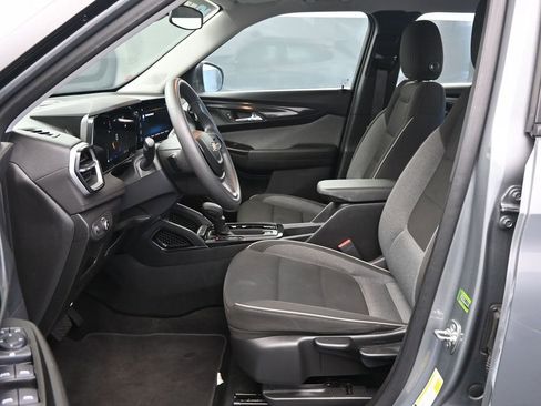 Used 2024 Chevrolet TrailBlazer LS image 20
