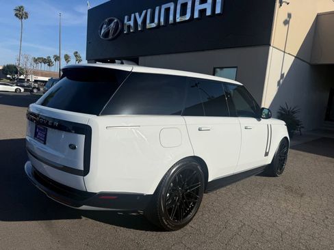 Used 2023 Land Rover Range Rover SE image 6