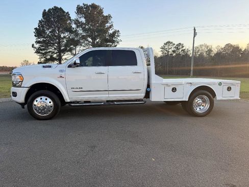 Used 2022 RAM 4500 Limited image 2