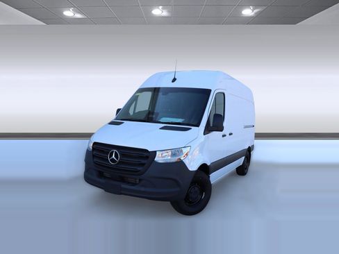 Used 2025 Mercedes-Benz Sprinter 2500 image 48