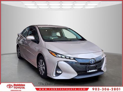 Used 2022 Toyota Prius Prime Limited FWD image 1