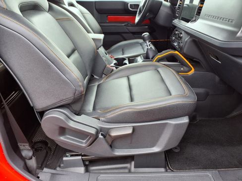 Certified 2024 Ford Bronco Badlands image 8