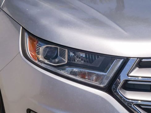 Used 2018 Ford Edge SEL w/ Equipment Group 201A FWD image 4