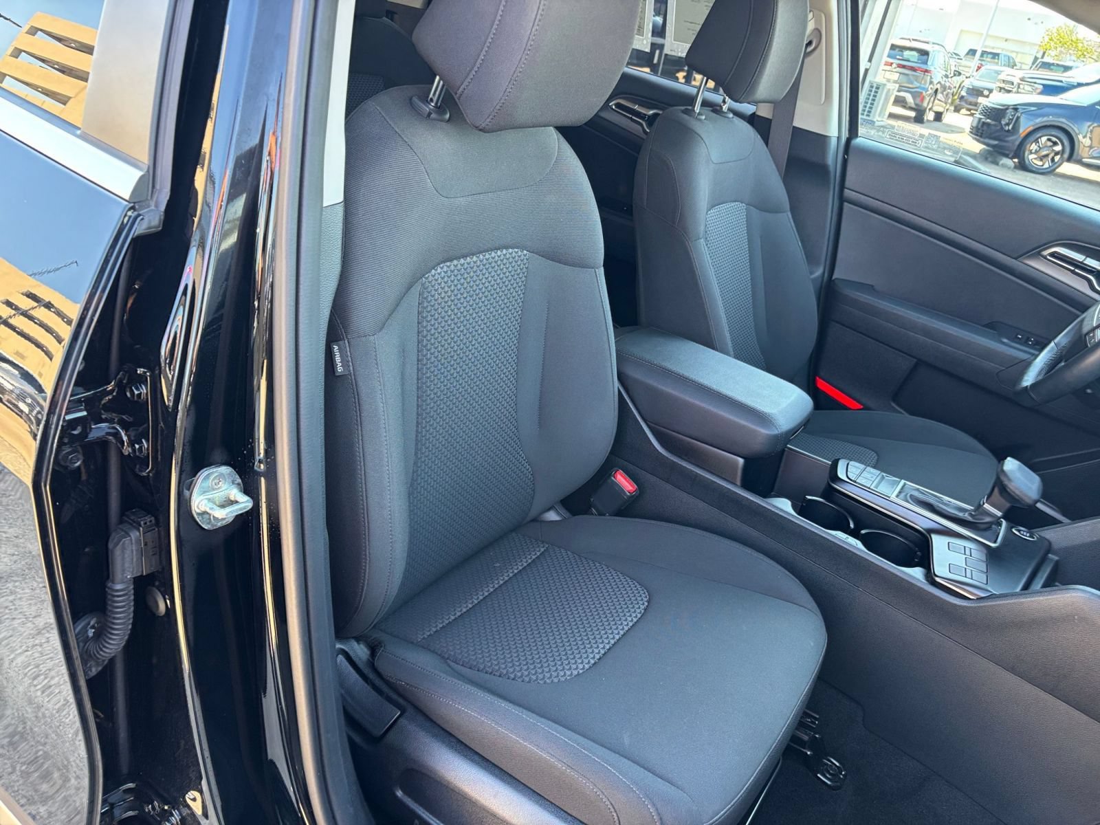 Used 2026 Kia Sportage LX FWD image 35