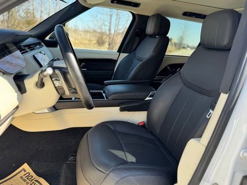 Used 2022 Land Rover Range Rover Long Wheelbase SE image 11