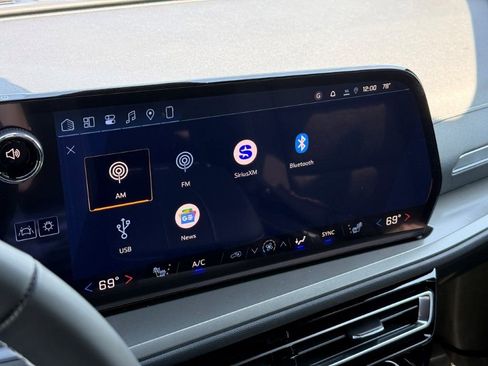 New 2026 Chevrolet Traverse LT w/ Midnight/Sport Edition image 22