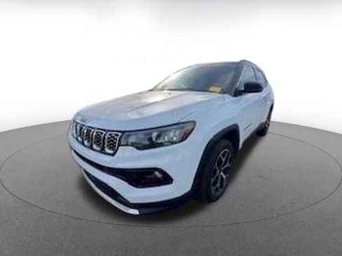 Used 2025 Jeep Compass Limited image 4
