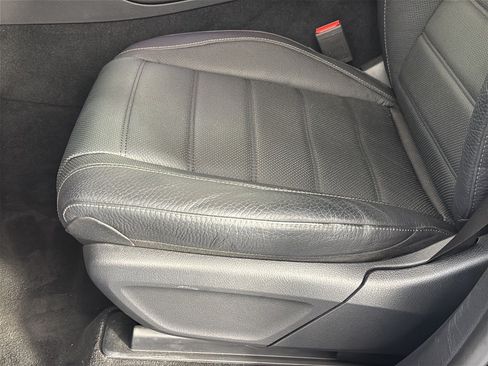 Used 2025 Mercedes-Benz GLS 580 4MATIC image 16