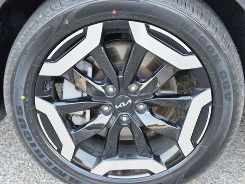 Used 2025 Kia Telluride S FWD image 10