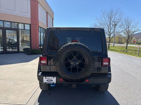 Used 2024 Jeep Wrangler Unlimited AWD/4WD image 6