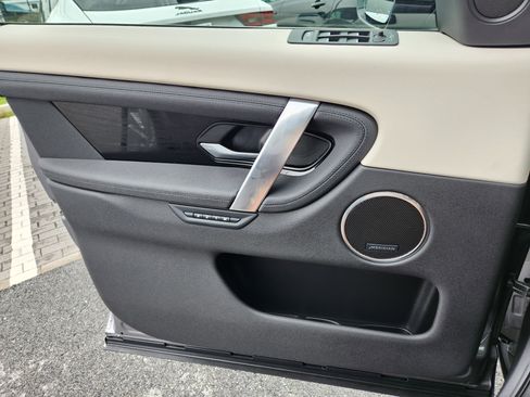 Certified 2025 Land Rover Discovery Sport S image 24