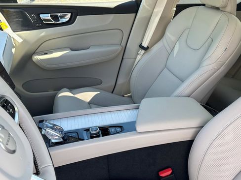 New 2026 Volvo XC60 B5 Ultra w/ Climate Package image 20