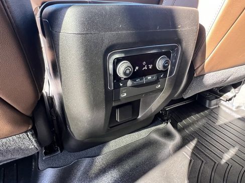 Used 2021 Chevrolet Suburban High Country image 24