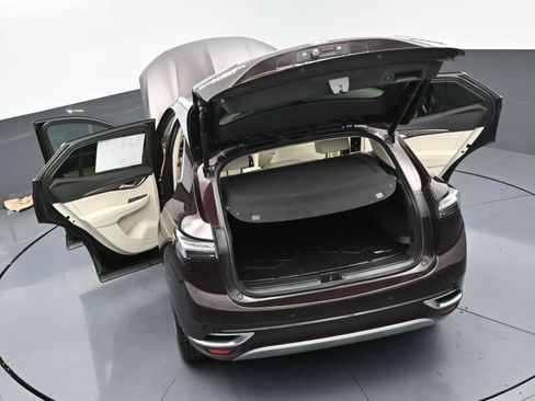 Used 2023 Buick Envision Avenir image 52