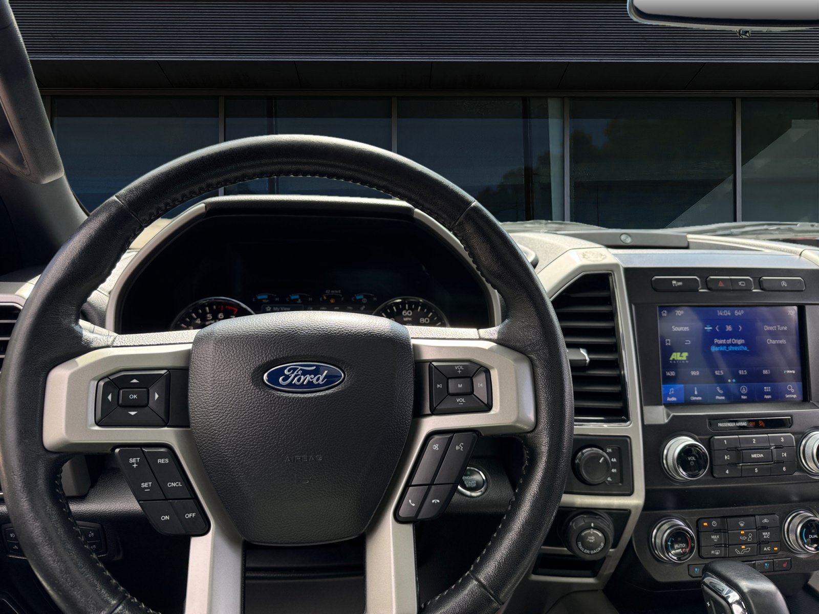 Used 2020 Ford F150 Lariat w/ Equipment Group 502A Luxury AWD/4WD image 4