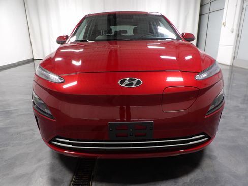 Used 2023 Hyundai Kona SE FWD image 3