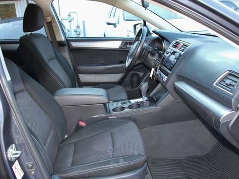 Used 2017 Subaru Outback 2.5i Premium image 30